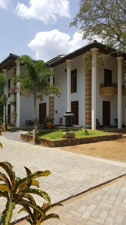 Lokuge Grand Resort Kataragama Dış mekan fotoğraf