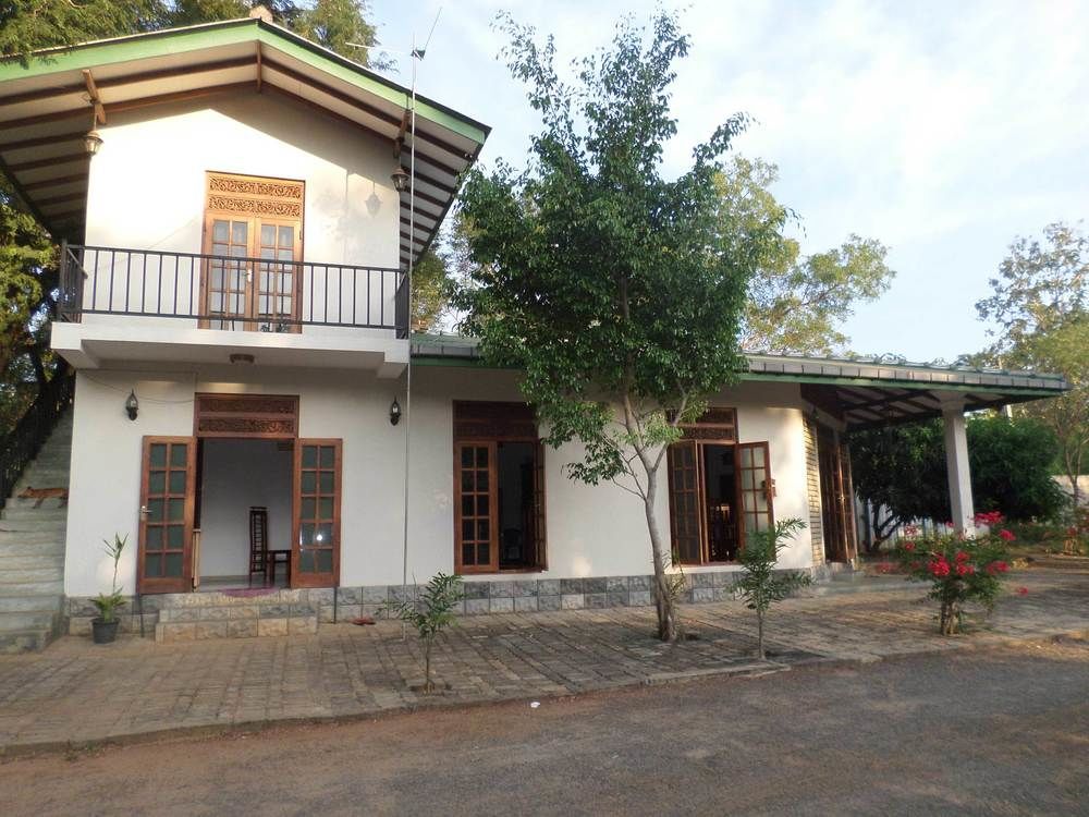 Lokuge Grand Resort Kataragama Dış mekan fotoğraf